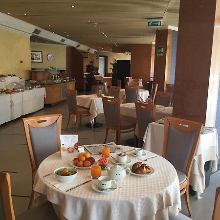 Una Hotel Лоді Екстер'єр фото
