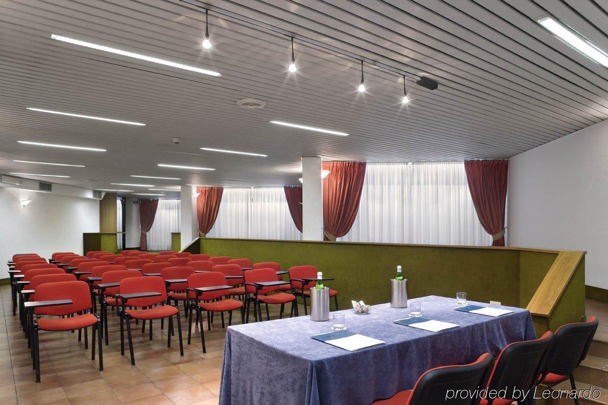Una Hotel Лоді Екстер'єр фото