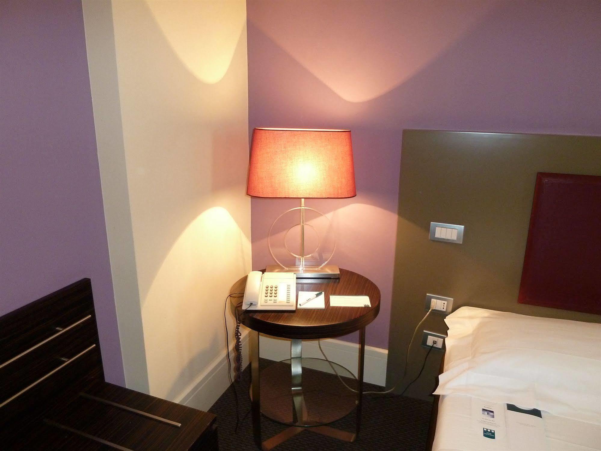 Una Hotel Лоді Екстер'єр фото